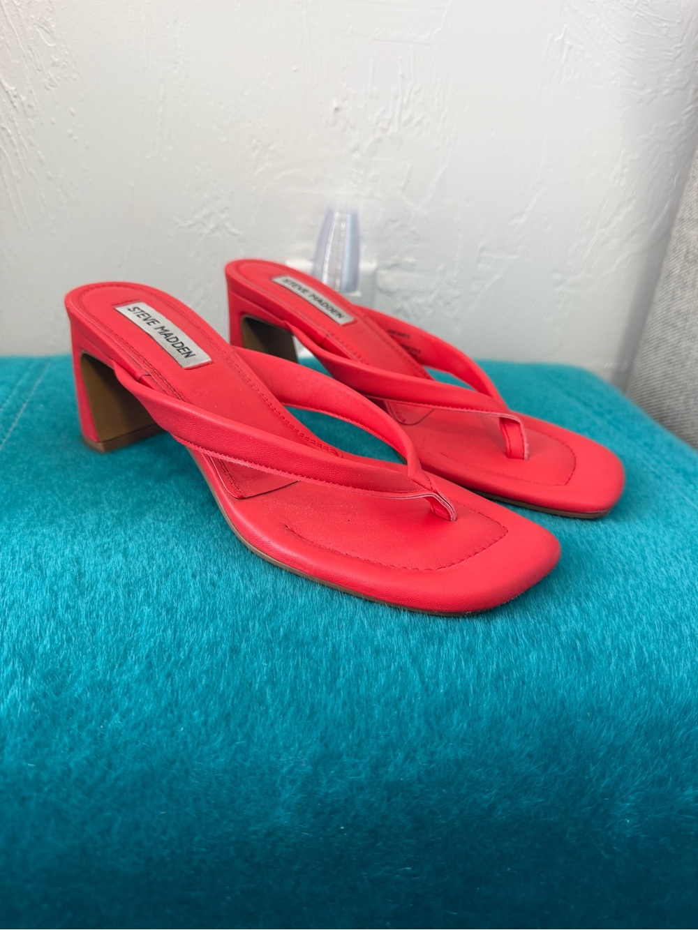 Steve Madden Red Block Heel Thong Sandals Size 7.5